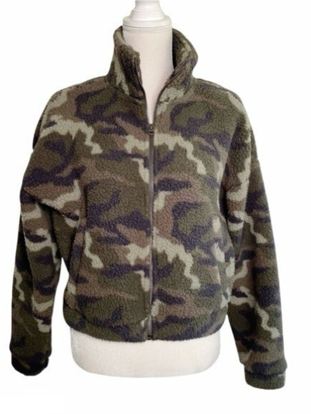 American Eagle | Women’s Camouflage Print Cropped Faux Fur Oversized Jacket